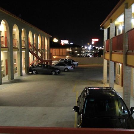 Americas Best Value Inn San Antonio/Lackland Afb Exterior photo